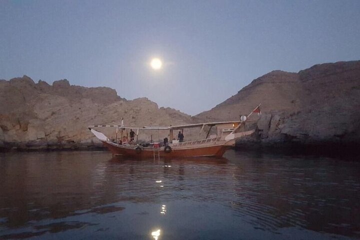 Khasab Dhow Cruise til Musandam Fjords med frokost om bord