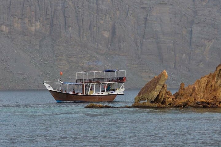 Khasab Dhow Cruise til Musandam Fjords med frokost om bord