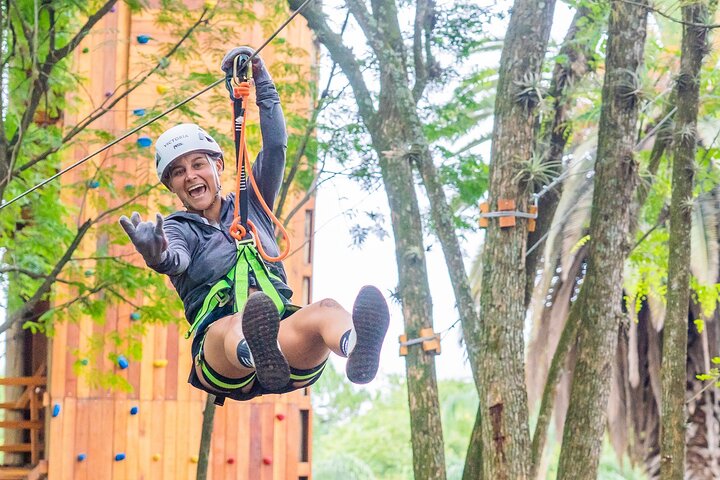 Entrébiljett till Aerial Park, Zip Line och Palestra