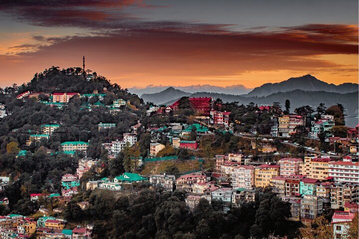 Upptäck Colonial Trails of Shimla 2 timmars guidad vandring