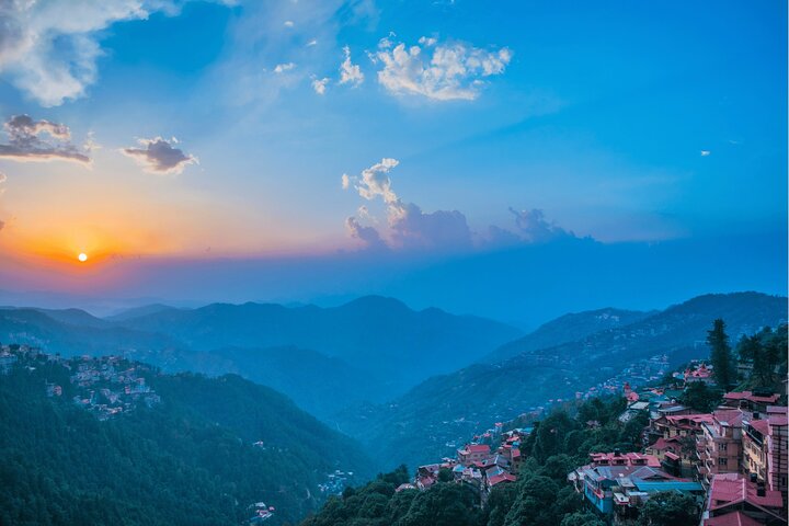 Upptäck Colonial Trails of Shimla 2 timmars guidad vandring