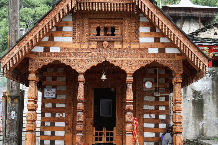 Entdecken Sie die spirituellen Pfade von Manali (2 Stunden geführte Wanderung)