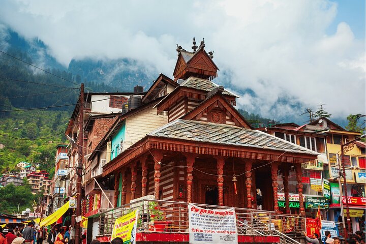 Entdecken Sie die spirituellen Pfade von Manali (2 Stunden geführte Wanderung)