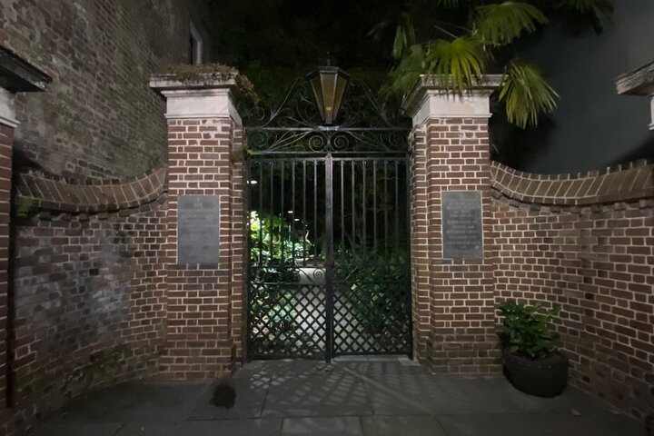 Assombrações reais de Charleston! (Tour fantasma para pequenos grupos)