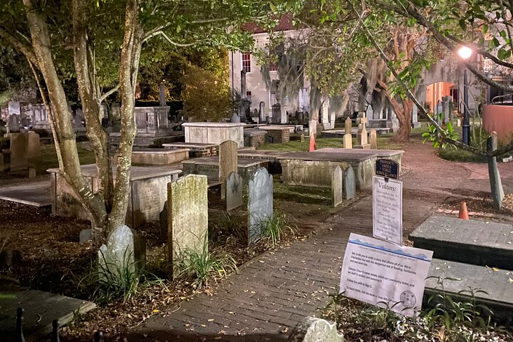 Assombrações reais de Charleston! (Tour fantasma para pequenos grupos)
