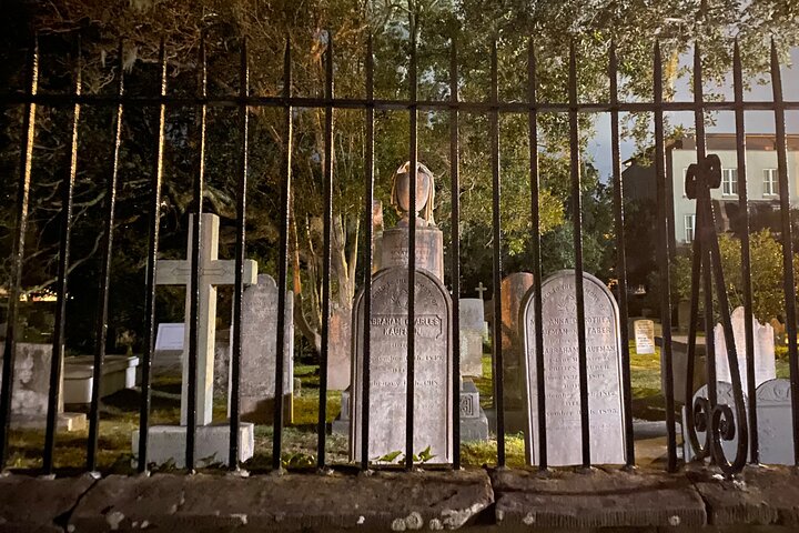 Assombrações reais de Charleston! (Tour fantasma para pequenos grupos)