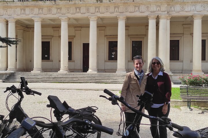 La historia de Vicenza: recorrido turístico guiado de medio día en bicicleta eléctrica