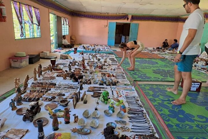 ''Aventura na Costa dos Corais: Cachoeira Biausevu e Praia Natadola!''