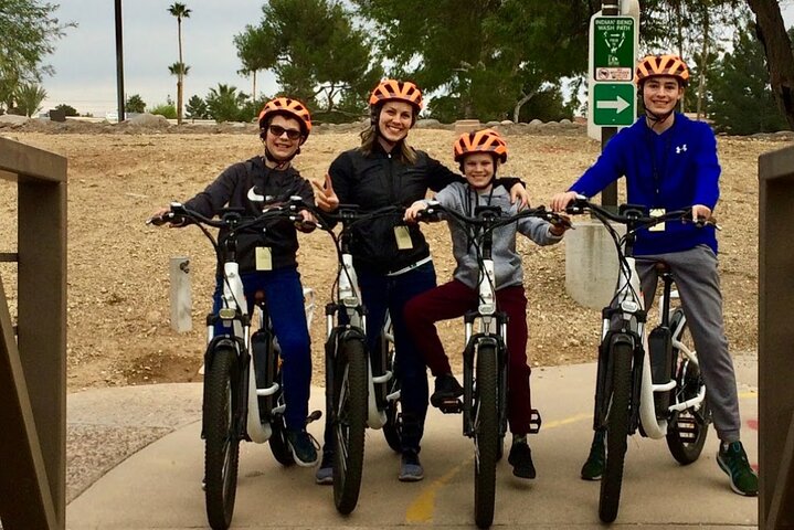 Tour in bici elettrica del lago di Hole in the Rock & Tempe - 2 ore
