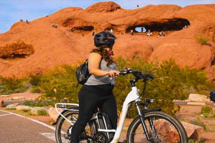 Tour in bici elettrica del lago di Hole in the Rock & Tempe - 2 ore