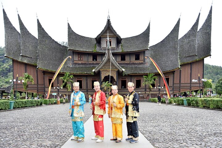 Padang West Sumatra 9 - Tour privato di un giorno + Mentawai