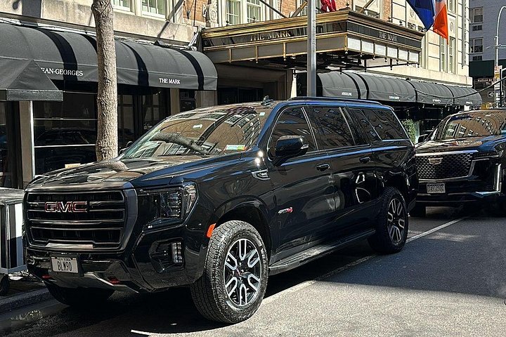 Zwarte SUV-overdracht van of naar JFK, LGA, EWR - alle kosten inbegrepen