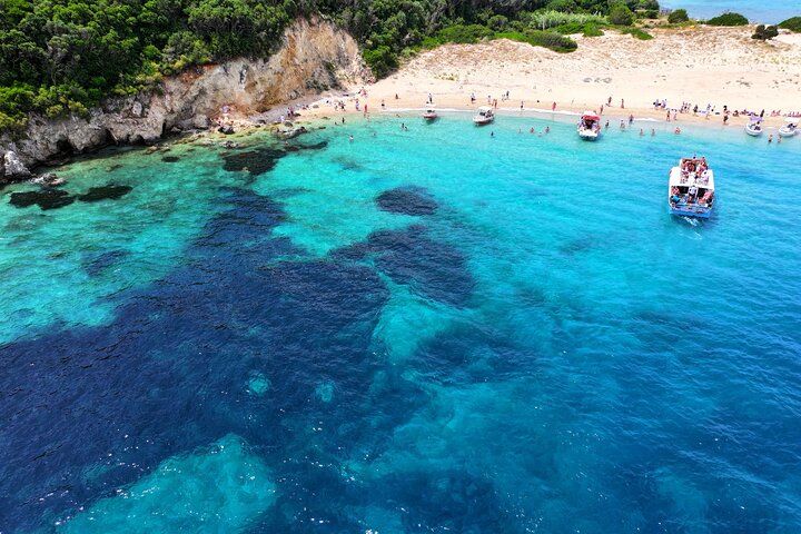 Privates Boot auf Zakynthos: Marathonisi, Keri-Höhlen, Myzithres (max. 5 Personen)