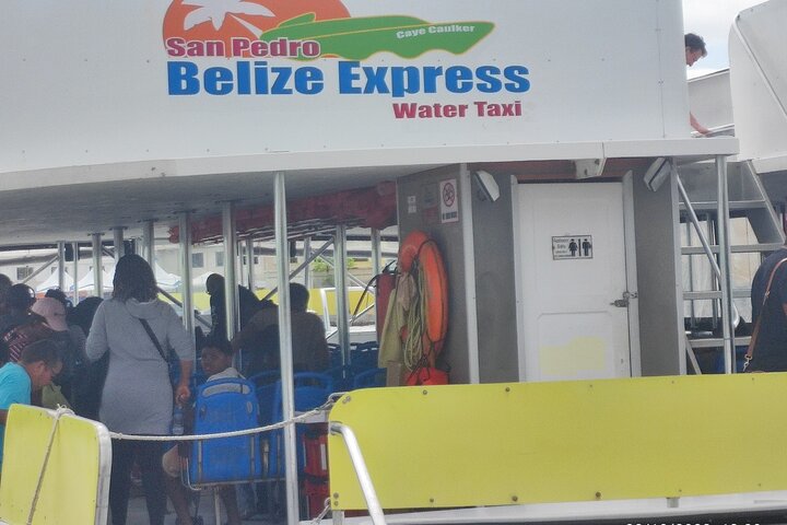 Bussöverföring från Flores, Guatemala till Belize City