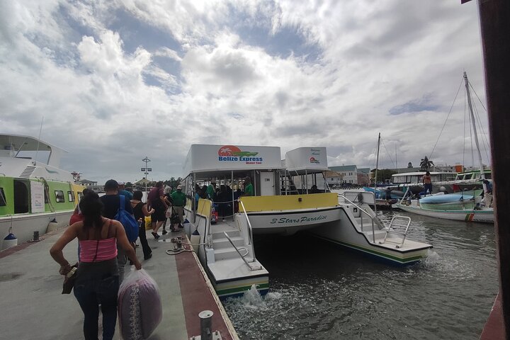 Bussöverföring från Flores, Guatemala till Belize City