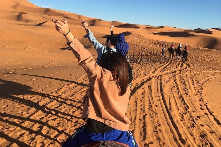 Camp privé de 2 jours dans le désert au départ d'Errachidia avec Camel Trek & Jeep