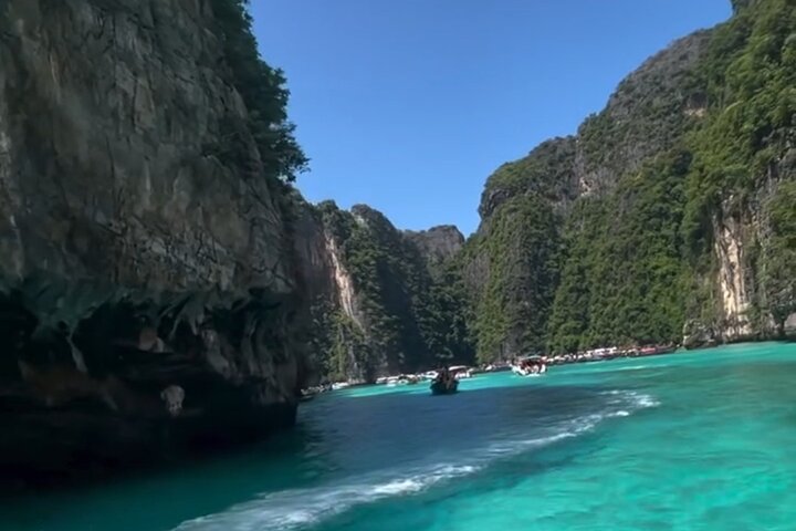 Tour di un giorno in motoscafo delle Isole Phi Phi da Phuket + pranzo a buffet