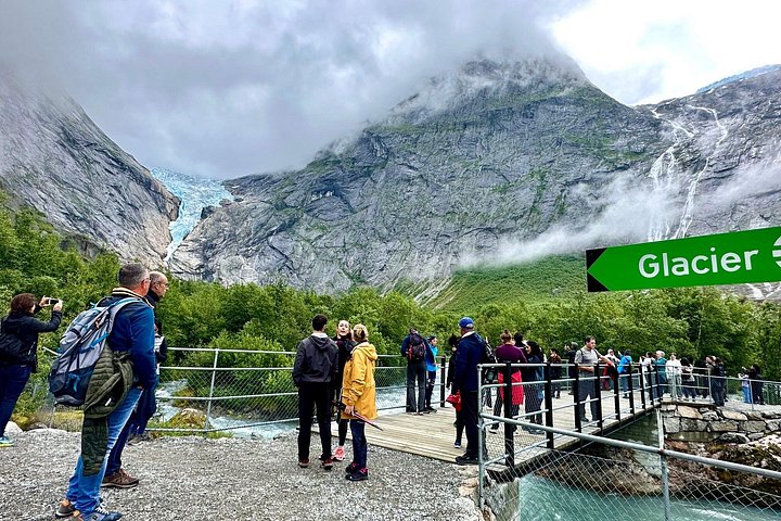 Excursión privada en tierra al glaciar Briksdal y SkyLift Loen en Olden