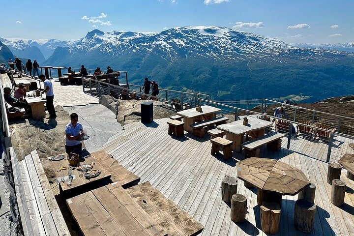 Excursión privada en tierra al glaciar Briksdal y SkyLift Loen en Olden