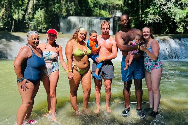 Zipline, YS Falls & Pelican Bar Privétour vanuit Montego Bay