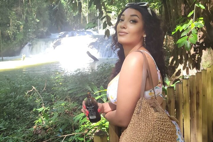 Zipline, YS Falls & Pelican Bar Privétour vanuit Montego Bay