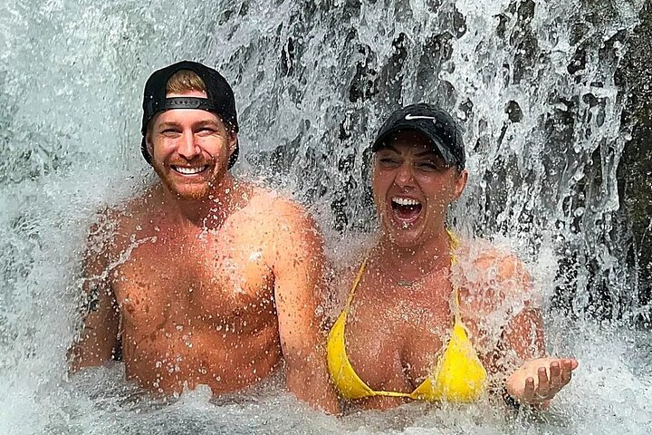 Zipline, YS Falls & Pelican Bar Privétour vanuit Montego Bay