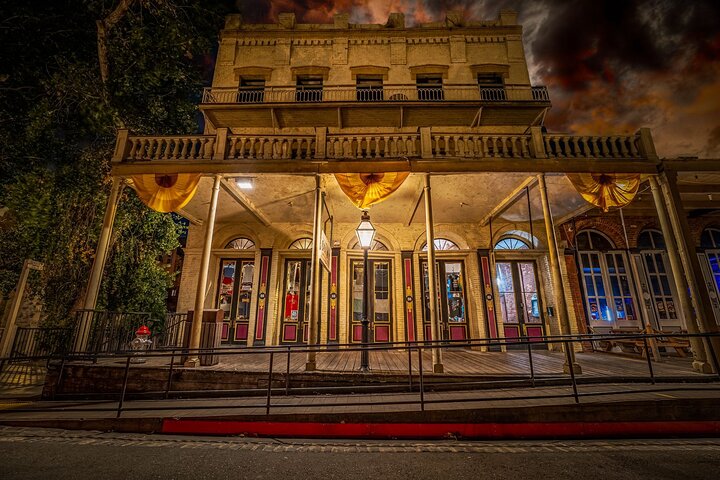 Skuggor, skandaler och hemligheter i Gamla Stan Sacramento Ghost Tours