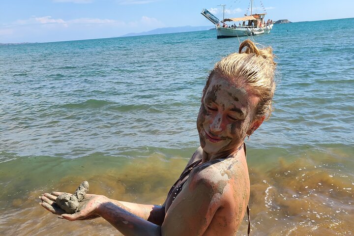 "Crociera da sogno" Crociera giornaliera dal porto di Argostoli con una tradizionale barca greca