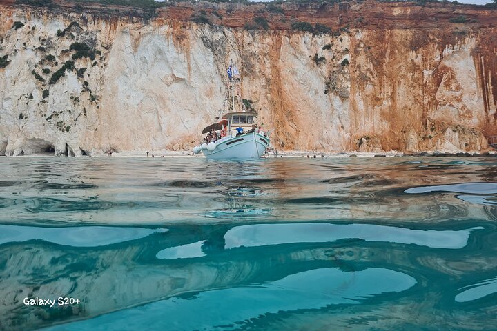 "Crociera da sogno" Crociera giornaliera dal porto di Argostoli con una tradizionale barca greca