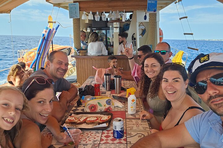 "Crociera da sogno" Crociera giornaliera dal porto di Argostoli con una tradizionale barca greca
