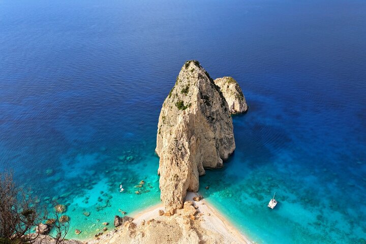 Privates Boot auf Zakynthos: Marathonisi, Keri-Höhlen, Myzithres (max. 5 Personen)