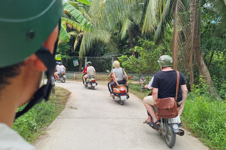 Ben Tre : Scooter, Kultur, Segelbåt och Mekongmat (halvdag)