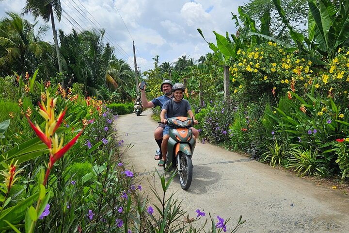 Ben Tre : Scooter, Kultur, Segelbåt och Mekongmat (halvdag)