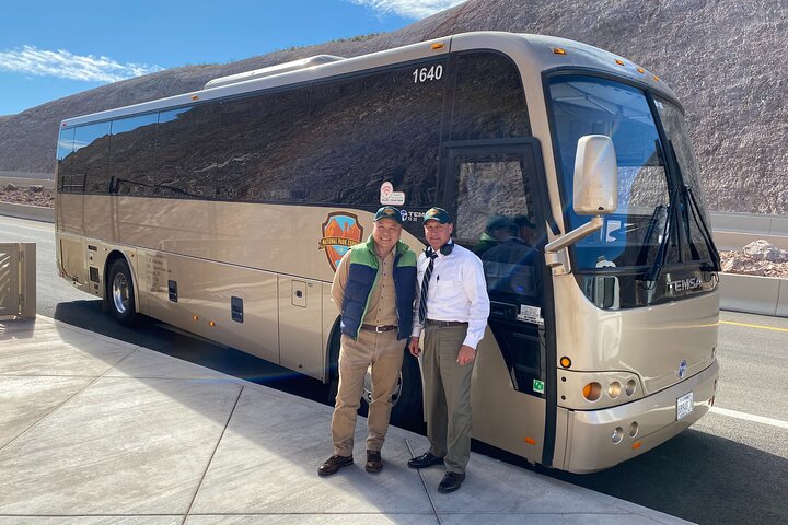 Transporte entre Las Vegas e Grand Canyon West com opção de pôr do sol