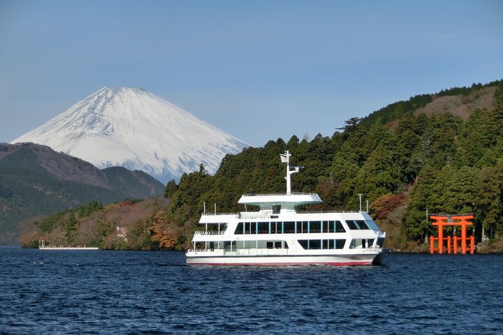 Eintägige Bustour zum Berg Fuji und nach Hakone. Rückfahrt mit dem Bus