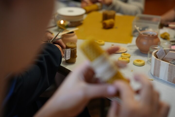 Visite privée d'une ferme de miel et fabrication de bougies en cire d'abeille à Spitak