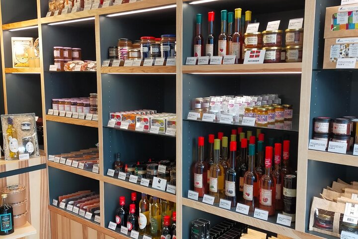 Excursão gastronômica com tudo incluído no centro histórico de Annecy com guia local