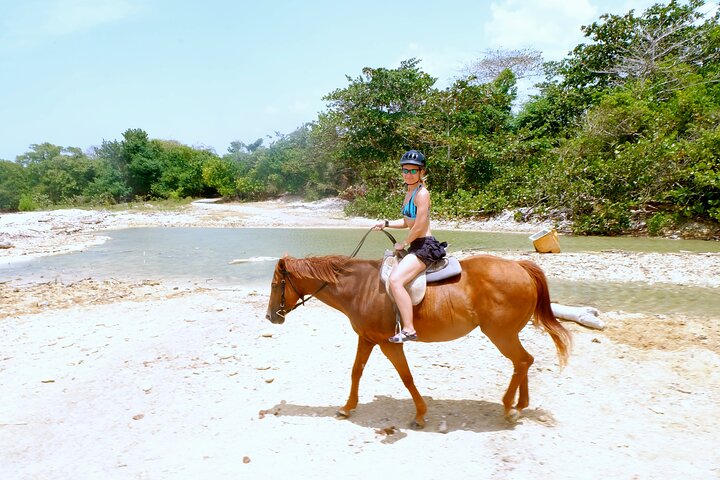 Jamaica: Hestetur, ATV og bambusrafting-tur i Ochos Rios
