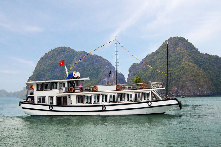 DELUXE Halong Bay Tagestour von Hanoi, täglich betrieben 2026 - 2027