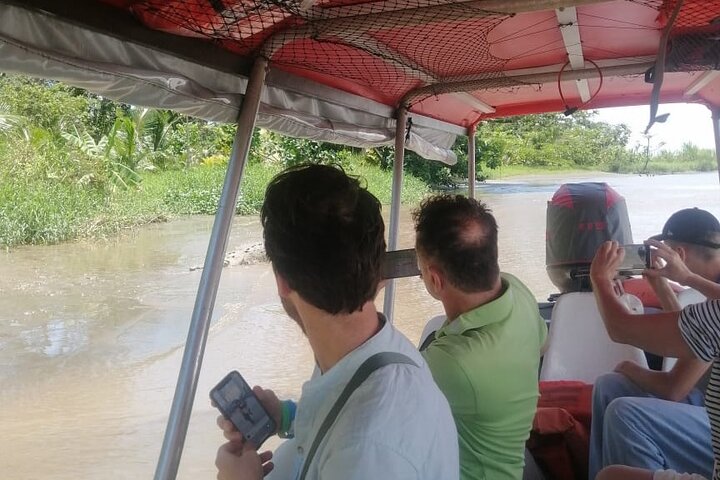 Traslado de Tortuguero a Moin en bote