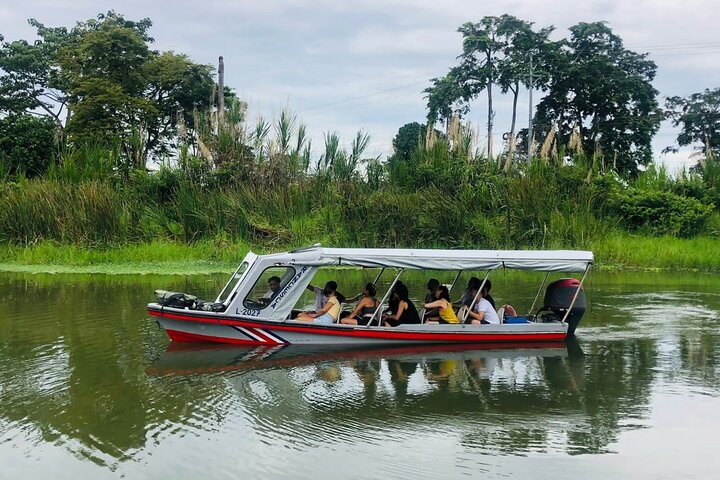 Traslado de Tortuguero a Moin en bote