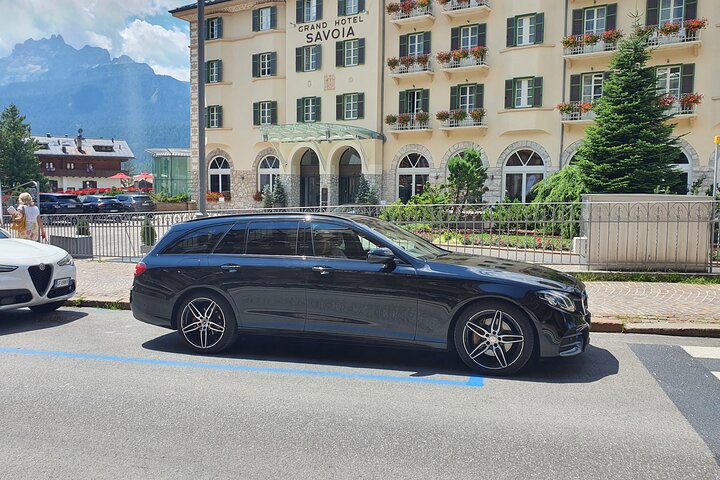 Private Transfer from Nuuk Cruise Port to Nuuk City Hotels