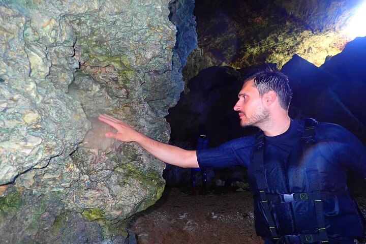 Plongée avec tuba sur l'île fantôme d'Okinawa Ishigaki et la grotte bleue