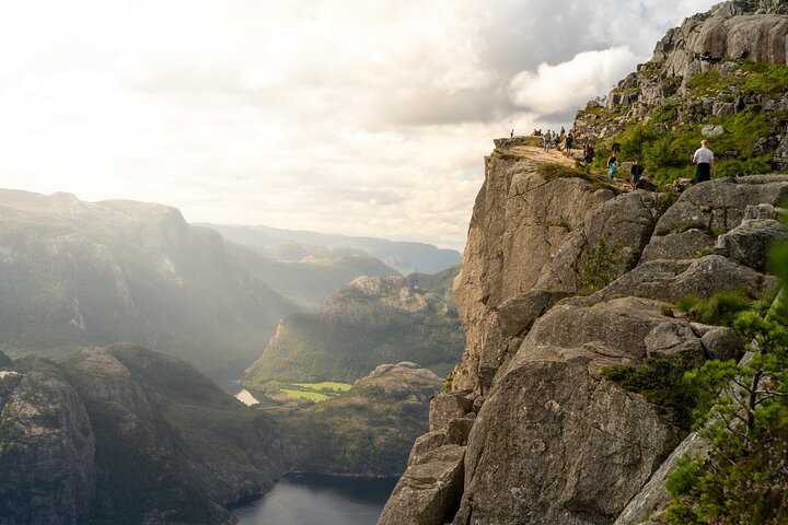 Preikestolen | Kanzelfelsen - Wanderung mit Fachkundiger Tourleiter