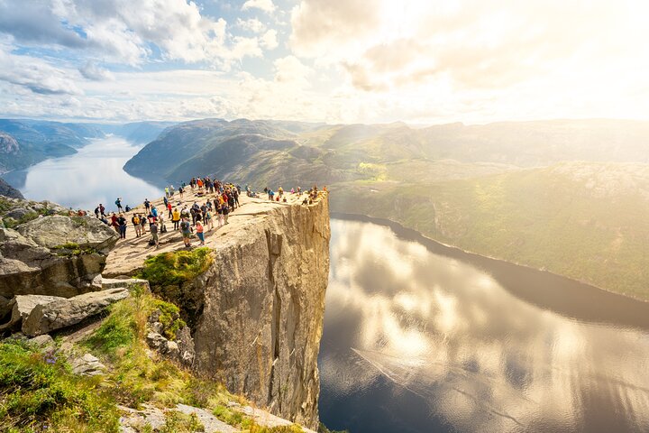 Preikestolen | Kanzelfelsen - Wanderung mit Fachkundiger Tourleiter