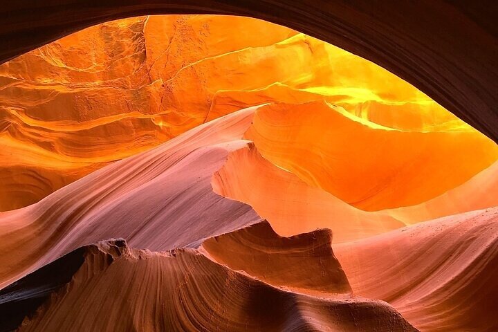 Entrada Primária no Tempo do Canyon Antelope Inferior com Guia Navajo