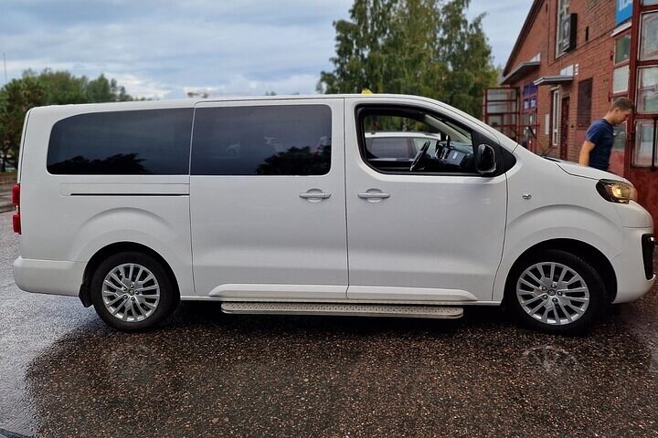 Helsingfors-Vanda flygplats till hotell till flygplats/taxi