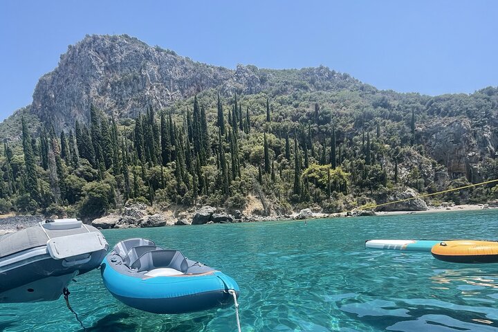 Cruzeiro de iate privado de meio dia em Messinia (Kardamyli, Foneas)