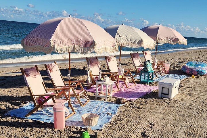 Giornata a West Palm Beach: ombrellone, sedie, Yeti, altoparlante JBL, asciugamani+
