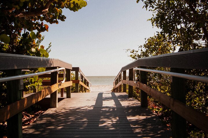 Giornata a West Palm Beach: ombrellone, sedie, Yeti, altoparlante JBL, asciugamani+